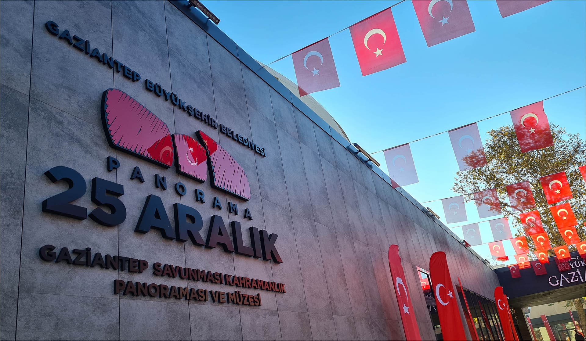 25 Aralık Panorama Müzesi / Kurumsal İç ve Dış Yönlendirme Çalışması